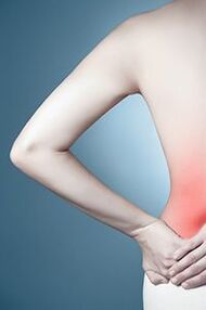 Durerea constantă a durerii în partea inferioară a spatelui este a doua etapă a osteocondrozei